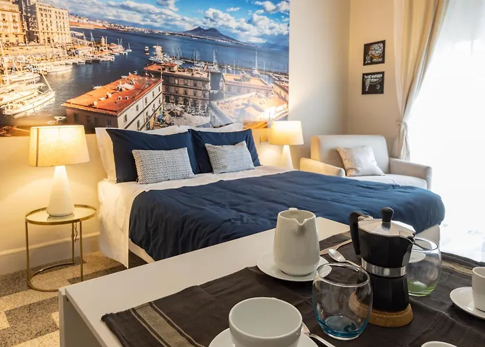 I 4 Elementi Konukevi Napoli