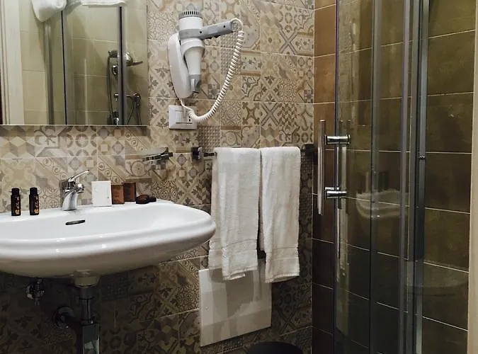 I 4 Elementi Konukevi Napoli